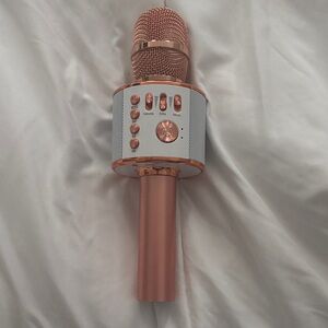 Wireless Karaoke Microphone - Rose Gold
